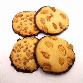 Shortbread cookies with peanuts, partially covered with chocolate frosting SAMBA 2 kg