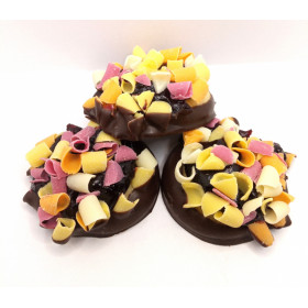 Shortbread cookies with berry-flavored filling, decorated with chocolate sprinkles, glazed with chocolate glaze MARGARETKI 2 kg